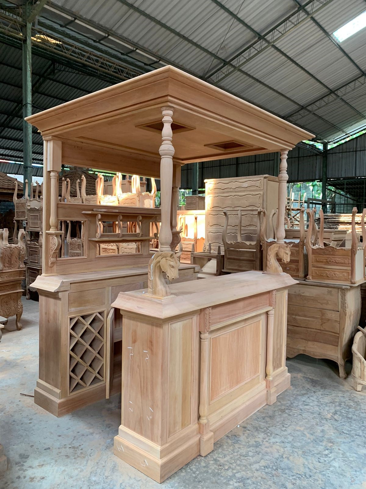 Mustang Solid Wood Canopy Bar - Black