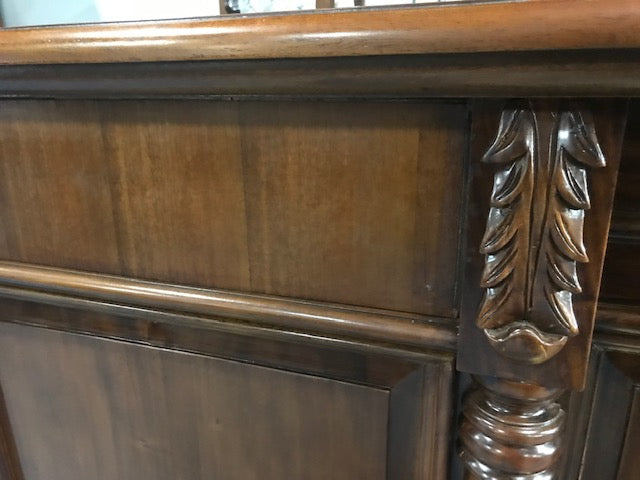 Mahogany Solid Wood Bar Cabinet with Stained Glass Canopy
