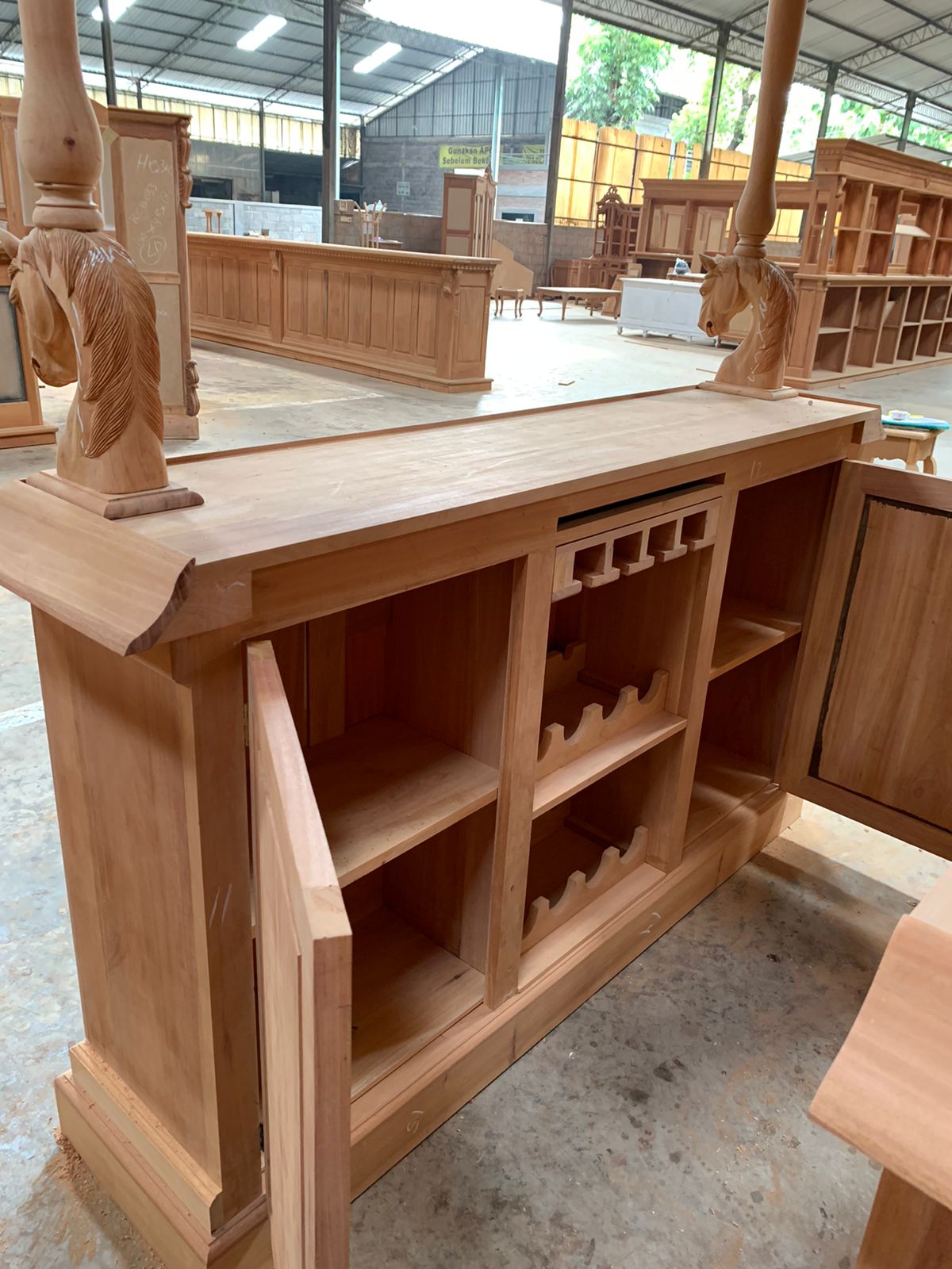 Mustang Solid Wood Canopy Bar - Black