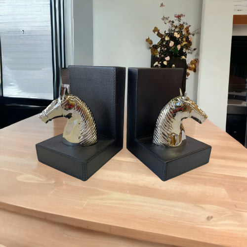 BOOK ENDS WITH HORSE