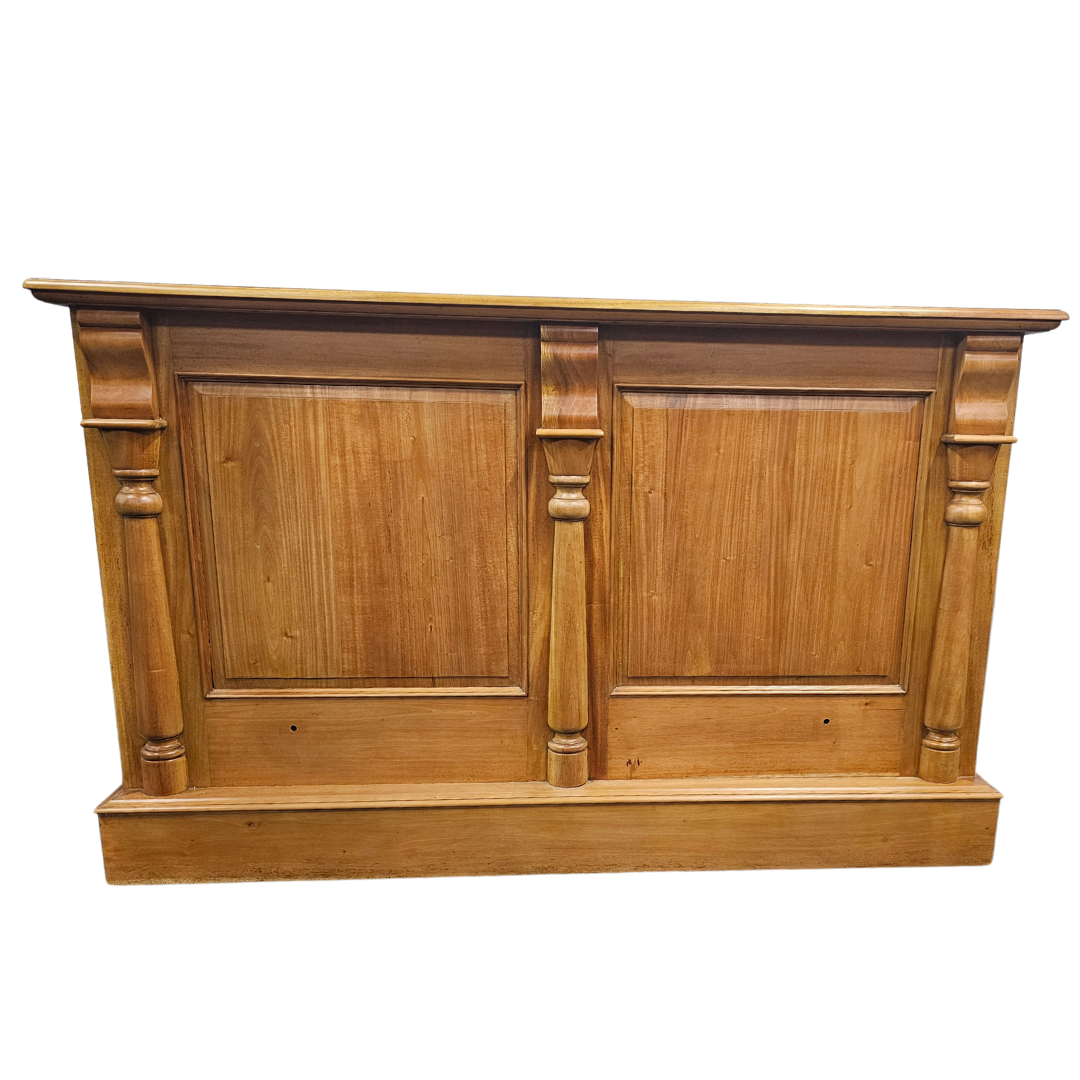 English Mahogany Pub Bar counter